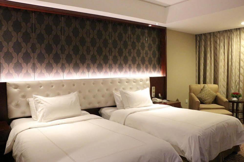 Shu Guang International Hotel Nanking Buitenkant foto